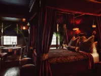 House of Gods Royal Mile Hotels near غراسماركت