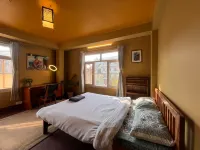 Sunny Side Up top-floor apartment -  Ferienwohnungen