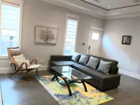Convenient location by Metrotown. Modern 1 bed 1 bath - 3 stelle