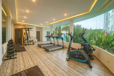 รูปภาพของอพาร์ทเมนต์โอลิมเปียในตัวเมืองพัทยา สระว่ายน้ําชุมชนวงแหวน