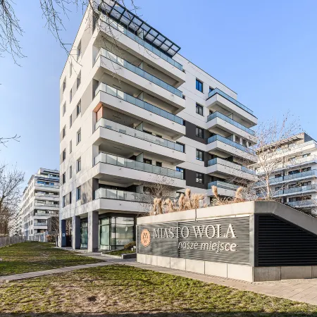 Lumina 3-room apartment near the train station