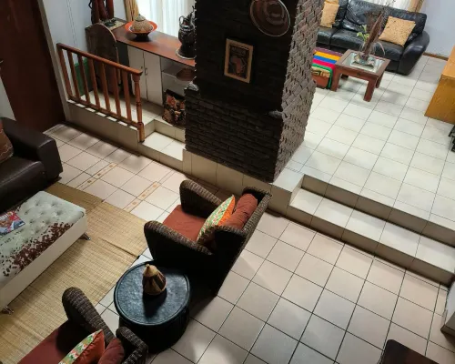 Lalakamnandi Guesthouse 왈틀루  기차역 주변 호텔