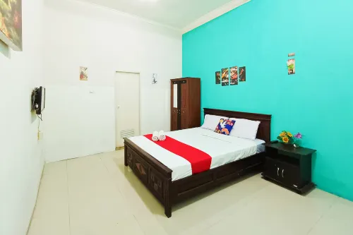 TwoSpaces Living at Matahari Homestay, Batu