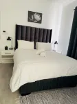 InWeFT Coastal Homes | 858 Luxury Flat B - Apartments