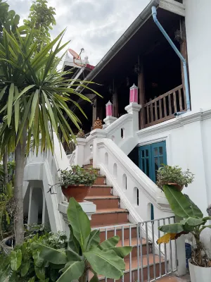 Bansuan Homes Hotels near Wat Phol Phao