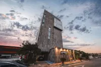 HARBOR BRIDGE HOTEL - 3-Star