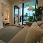 HomeBase Auckland Free Parking Self Check-in Family & Long Stay Friendly - homestay