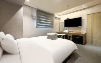ADAM Hotel - 2 ดาว