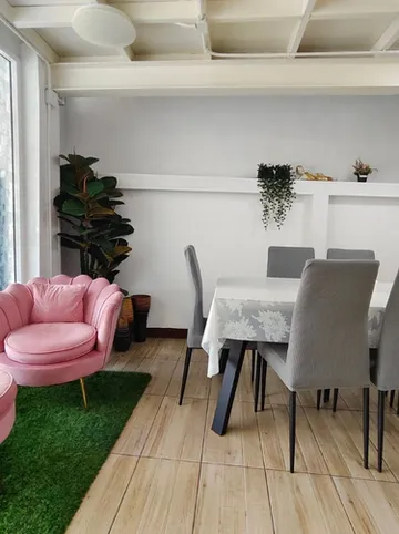 รูปภาพของวิเวียน เฮ้าส์