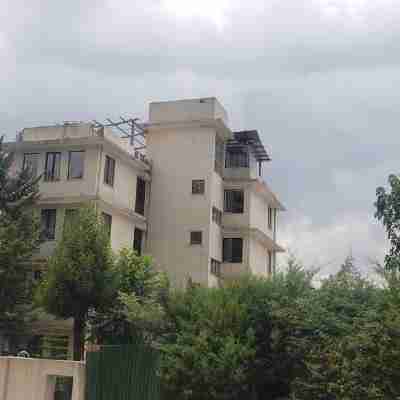 YOLE Furnished Apartment Hotel Exterior