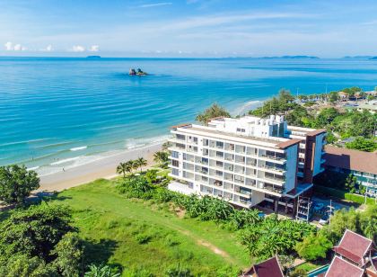 Escape Condominium Beachfront Suites - Mae Phim
