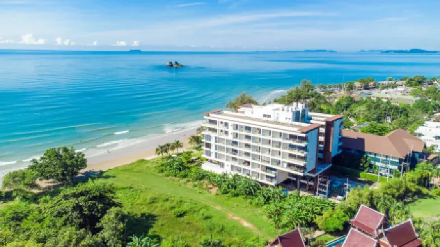 Escape Condominium Beachfront Suites - Mae Phim