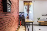 Surprised Homestay by uBook - Losmen