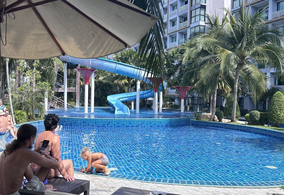 Dusit Grand Park Modern Room