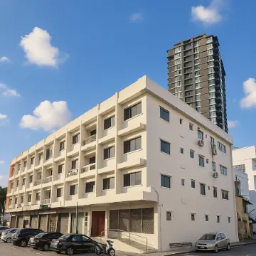 Resandau Stay Ipoh - Nearby Ipoh Town - Private Car Park and Lift - Whole Unit & Coliving