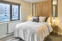 Host & Stay | Chic Townhouse by the Docks