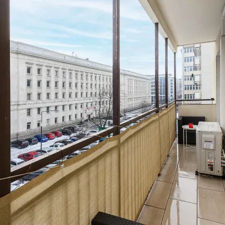 Lumina lux apartment with balcony in the center of Warsaw
