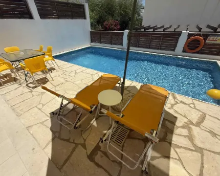 Villa Mulberry Retreat 0,5Km From Everything Hotels in Coral Bay
