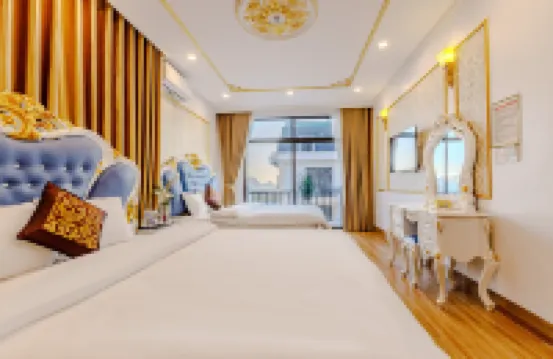 Van Don Royal Hotel