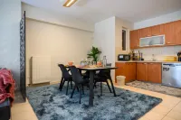 Artistic 2bedroom Luxury Hop to Acropolis