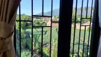 3 Bedroom Guest House in Batu Malang - parking