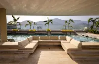 Signature Loft · Beach, pools & jacuzzis - С бассейном