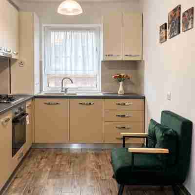 Deluxe by Hillside Apartments Others