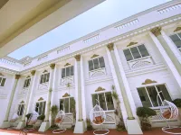 El Palacio Hotel & Resort Hotels in Kawit