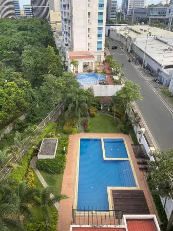 LaidbackCavern @ Studio City Alabang Отели рядом с достопримечательностью «Мондрийская резиденция Condominium Corporation»