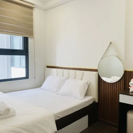 Tayastay - 1 bedroom apt at The Emerald Golf View - Pool, Gym, Near Aeon Mall and VSIP Отели рядом с достопримечательностью «Комплекс туннелей Кучи»