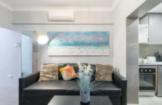 Chic Rooms w/ AC - Next to Central Station - Nearby CBD USYD UTS Top Viewed Bistros