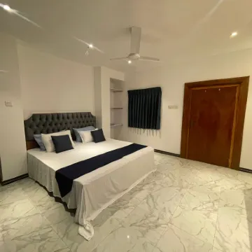 Room with kitchen Negombo Beach Hotels near St. Mary's Church - Grand Street
