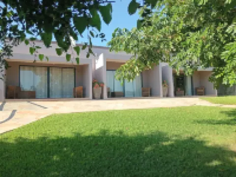 Zambezi Chalet. Game & Canoeing Safaris + Fishing. Hotels in 