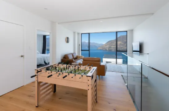 The Alpine Lakeview Luxe Retreat VI by Peakhost Hotels in 