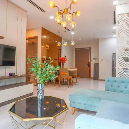 The Grand K-Vinhomes - Stunning Views & Premium Service Отели рядом с достопримечательностью «Куан-Бинь-Тхань»