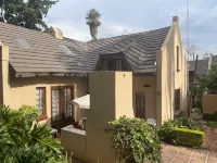 Lalakamnandi Guesthouse 왈틀루  기차역 주변 호텔