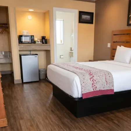 Om Park Inn and Suites El Cajon near San Diego