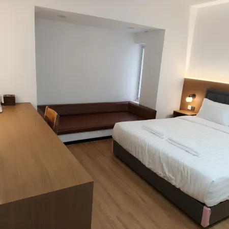 PADANG LODGE PHNOM PENH