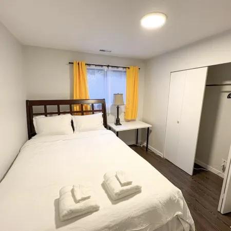 UBC-3BD Suite Free Parking