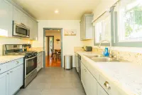 Elegant Comfort on Historic Route 66 Attractions