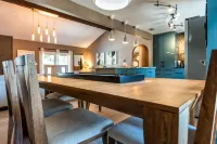 The Sinatra - Fun, 5BD Home! Huge Pool! Game Room!