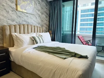 Cosmos Living Charming Studio With Balcony  호텔