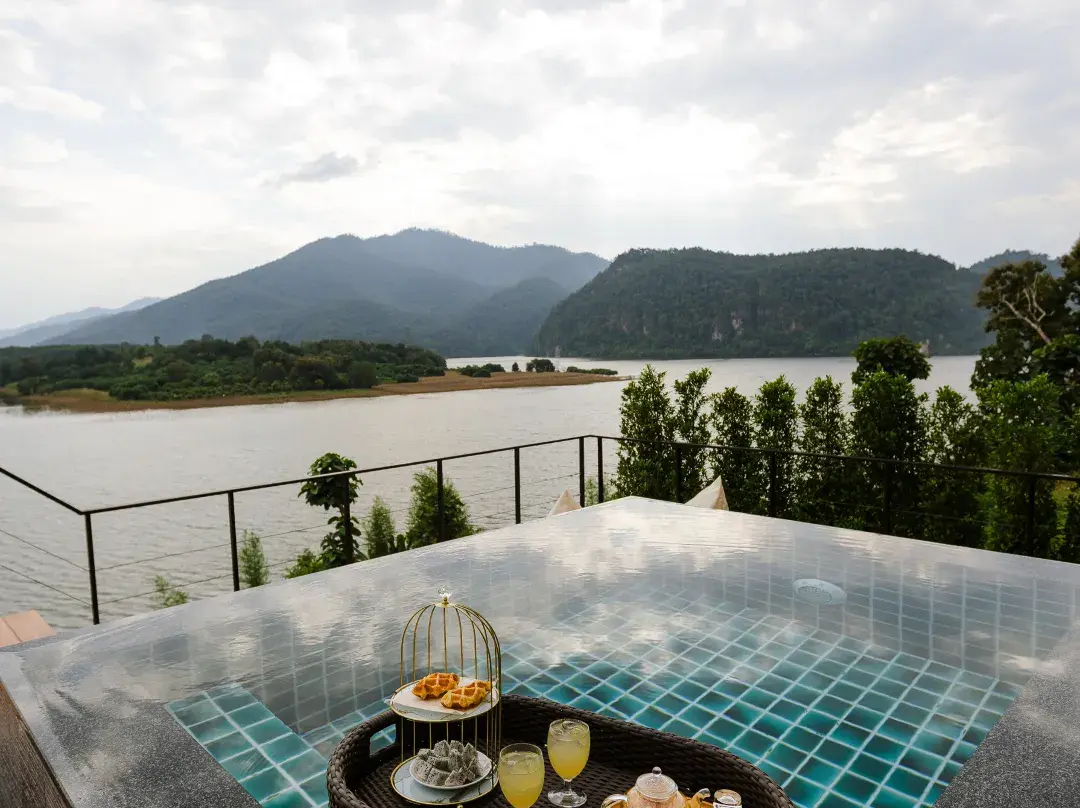 Pause Pausa - Phrao District
