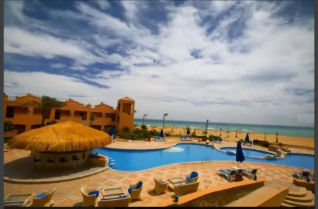 La Rosa Empire Hotel Отели в г. Ataqah