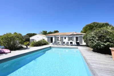 Villa Mer 90m de la Plage - Piscine Hôtels à : Sainte-Marie-de-Ré