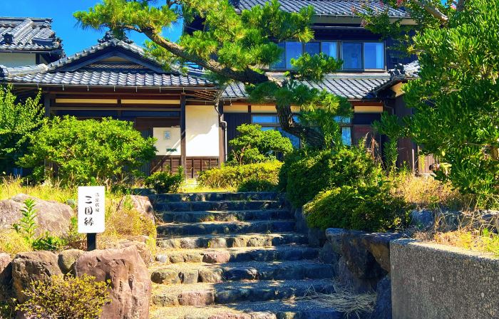 Onsen minshuku mikunien
