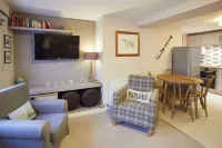 Host & Stay | Spyglass 1708 - Homestays