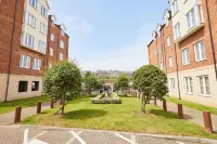 Host & Stay | Seal Watch Hotels near Whalebone Arch