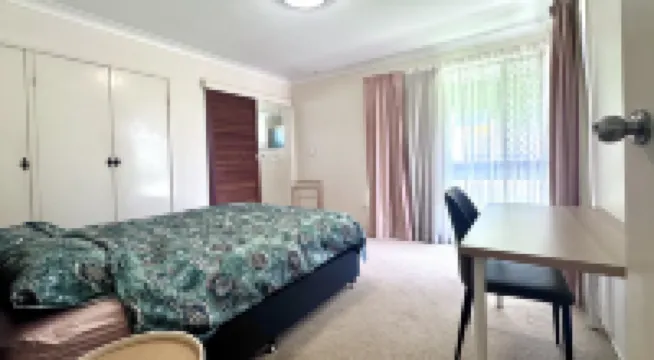 Walk to Market Square and Garden City! MacGregor