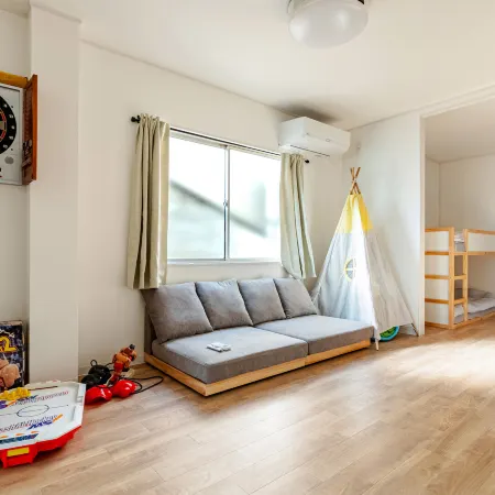 [Near USJ] For group trips! Roomy 4-story building with projector terrace near the station [for 12]